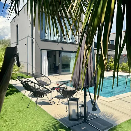 Palmdora Semesterbostad *